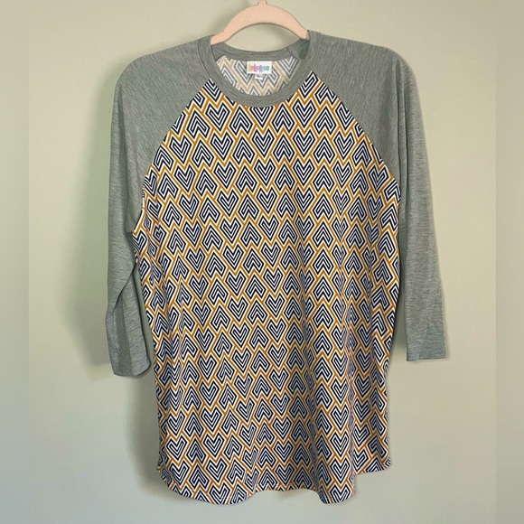 Geometric Lularoe Randy Baseball T-Shirt - Picture 1 of 6
